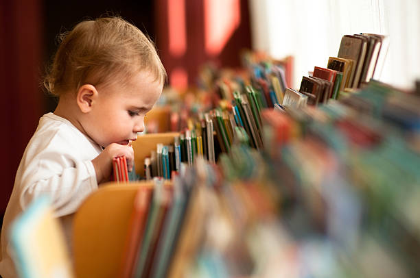 Image d'un enfant avec des livres
